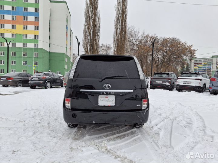 Toyota Isis 1.8 CVT, 2011, 212 200 км