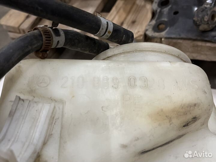 Бачок стеклоомывателя Mercedes-Benz E-class W210