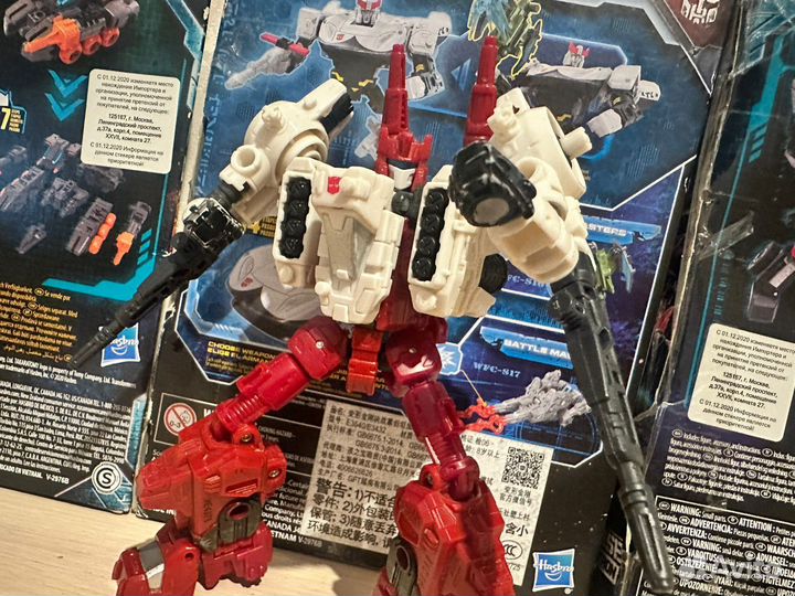 Transformers siege sixgun hasbro