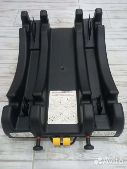 Автолюлька recaro + база isofix 0-6 мес