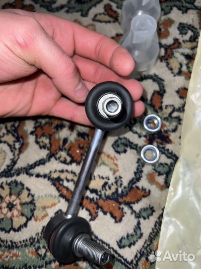 Стойка стабилизатора задняя левая Паджеро 4