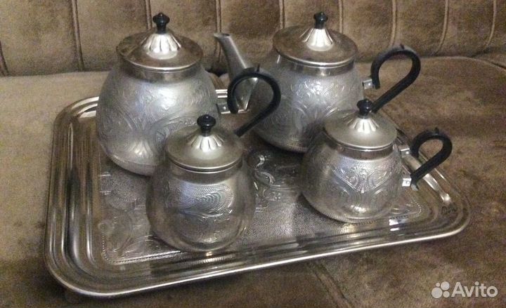 Сервиз чайно-кофейный из металла