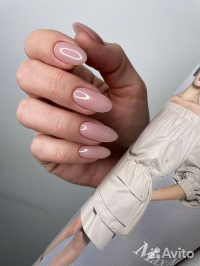 Модель на наращивание ногтей