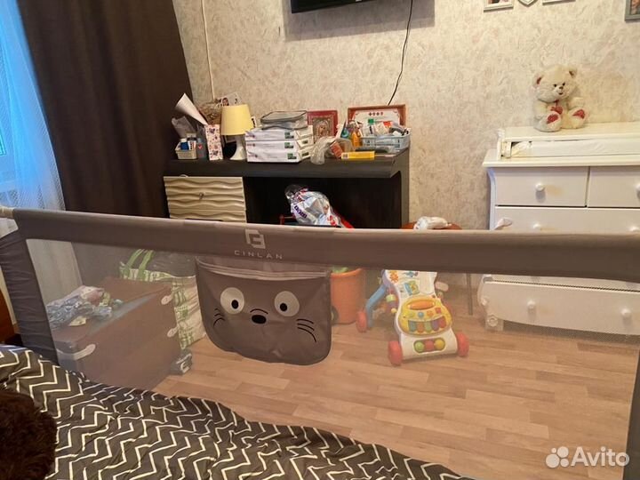 Защитные бортики на кровать