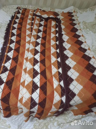 Пледы и покрывало бу