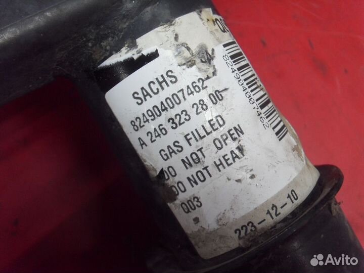 Амортизатор передний левый A2463232800 Mercedes B