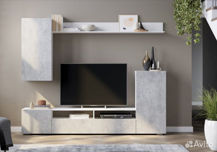 Стенка в гостиную. В наличии