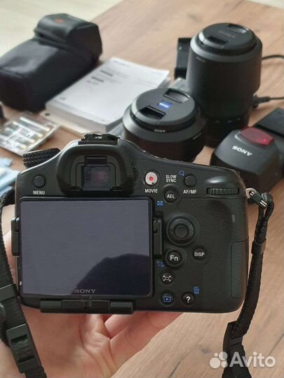 Зеркальный фотоаппарат Sony A77