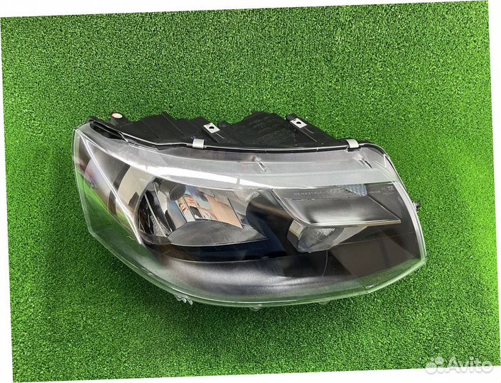 Фара правая Volkswagen Transporter T5