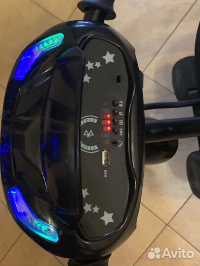 Трехколесный велосипед с ручкой