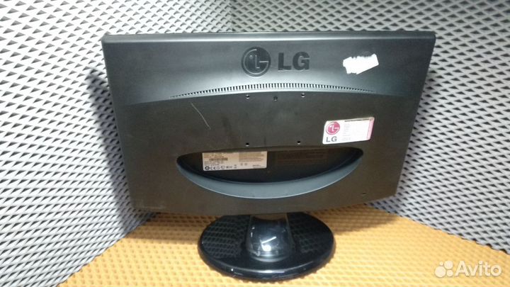 Широкоформатный ЖК монитор LG Flatron W1943SE