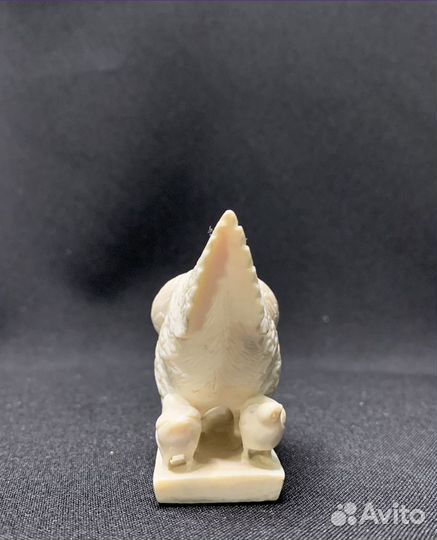 Нэцке.Окимоно Курица с цыплятами. Бивень мамонта