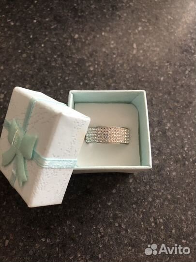 Swarovski кольцо 18