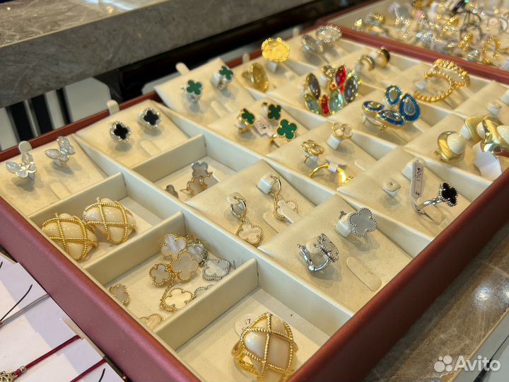 Мужские и женские украшения