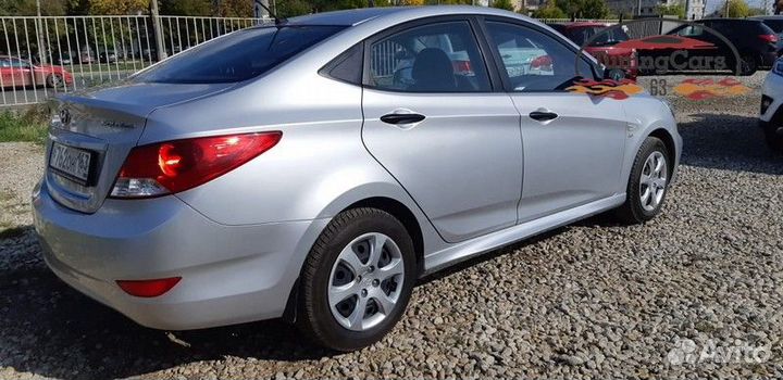 Пластиковые накладки на пороги Hyundai Solaris