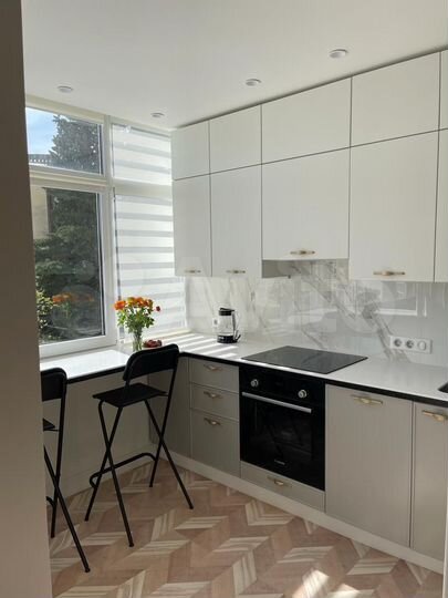 2-к. квартира, 52 м², 4/21 эт.