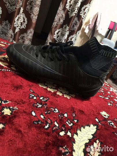 Футбольные бутсы