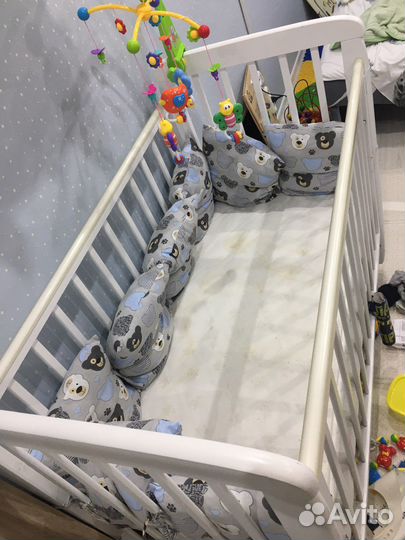 Детская кровать с продольным маятником