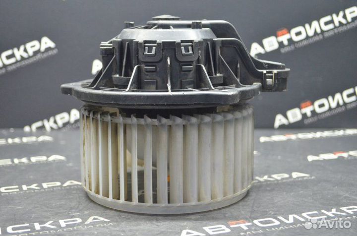 Моторчик печки Лада Гранта