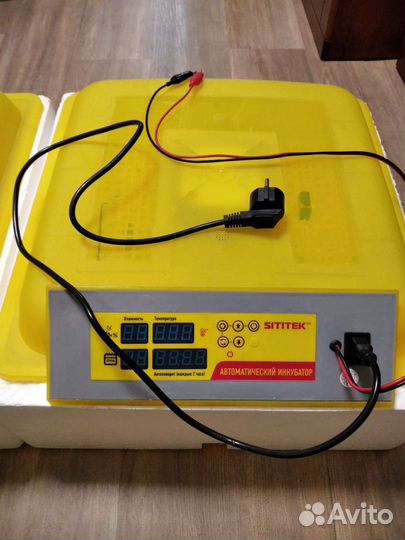 Инкубатор для яиц куриных/утиных