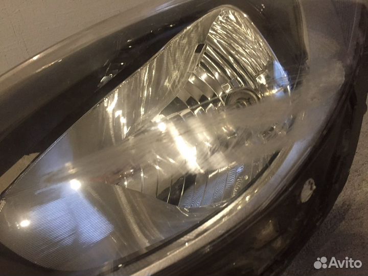 Фара битая левая Hyundai Solaris 2018