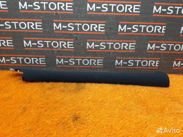 Обшивка стойки передняя правая Mercedes-Benz