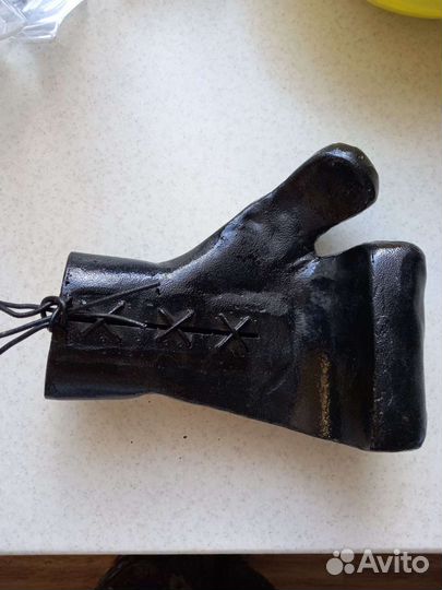 Перчатка боксерская металлическая