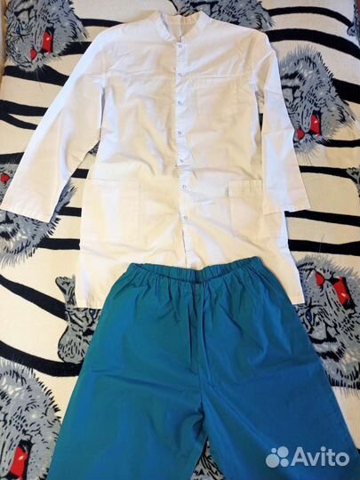 Медицинский халат и хирургический костюм