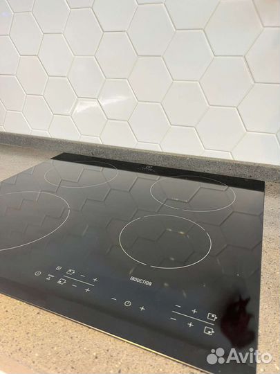Индукционная варочная панель Electrolux Platinum