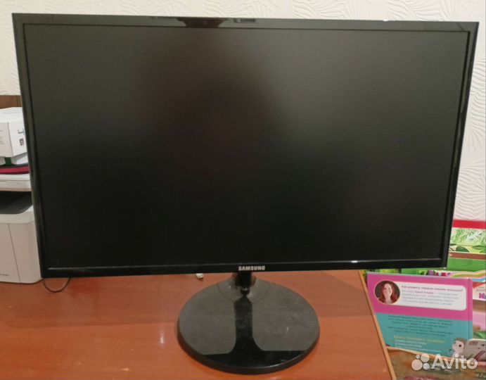 Монитор Samsung S24F350FHI