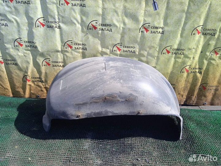 Подкрылок задний левый Toyota Land Cruiser VDJ200