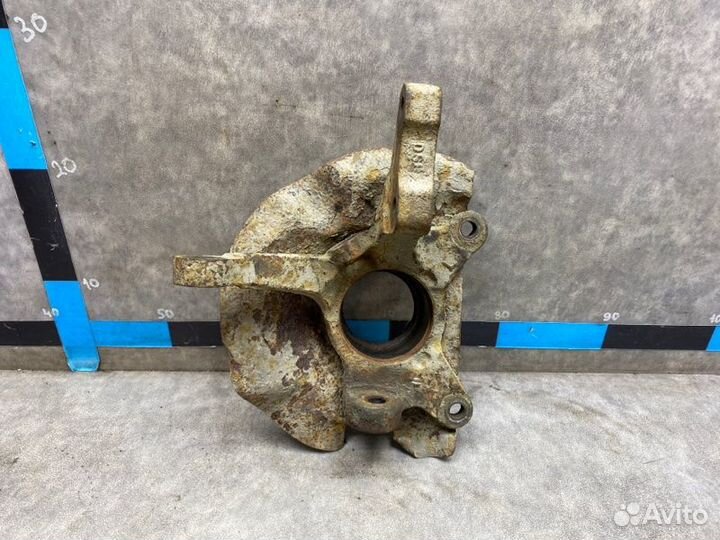 Кулак поворотный передний левый Hyundai Accent 2