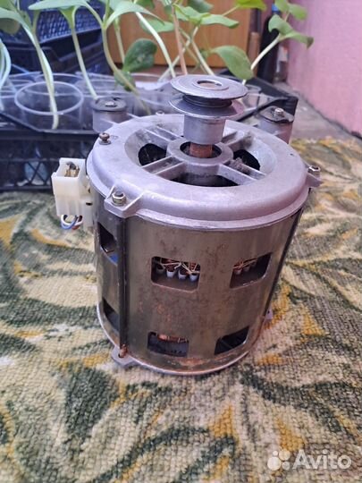 Двигататель стиральной машины Вятка мария