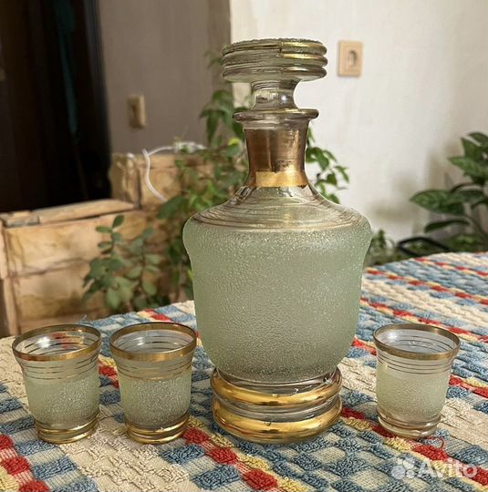 Графин штоф с рюмками и сахарница - СССР