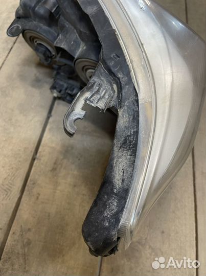 Фара с дефектами Toyota land cruiser Prado 150