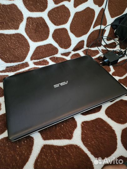 Asus i3 ssd 240 nvidia 2gb