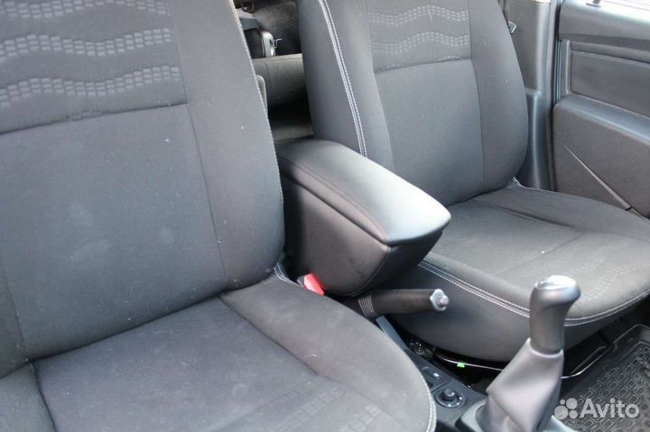 Подлокотник премиум для рено логан