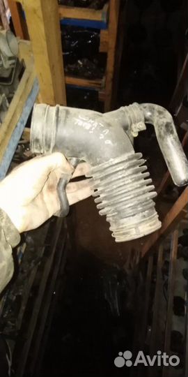 Впускной патрубок Hyundai Sonata EF G4JP 2005