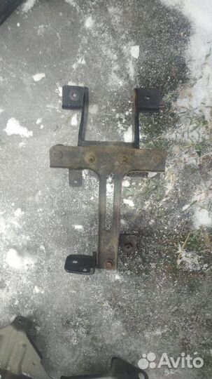 Кронштейн радиатора вариатора Nissan Qashqai J10