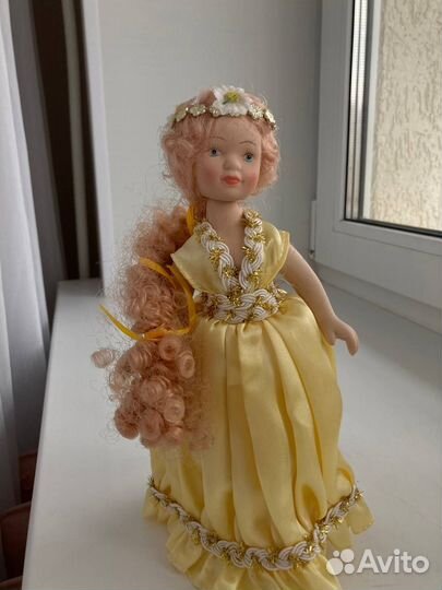 Куклы фарфоровые