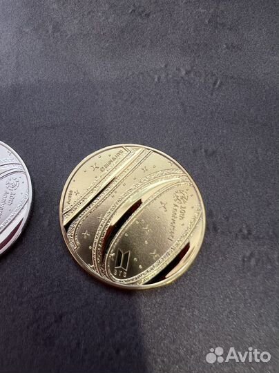 Коллекционная монета юбилей бтс BTS