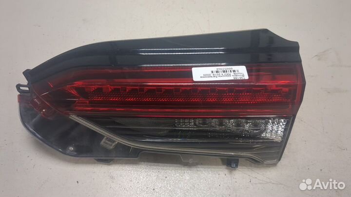 Фонарь крышки багажника Toyota RAV 4 2018, 2020