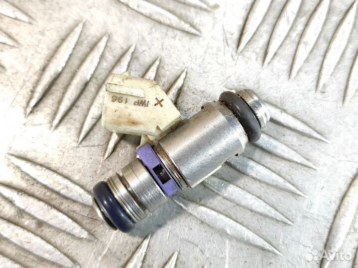 Форсунка двигателя Skoda Octavia 2004 2013