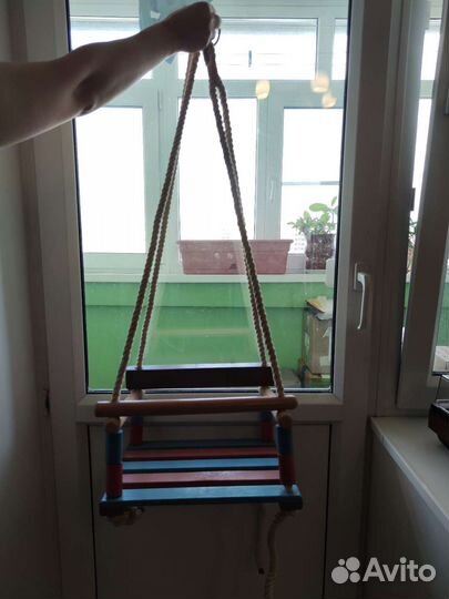 Детские садовые качели из дерева