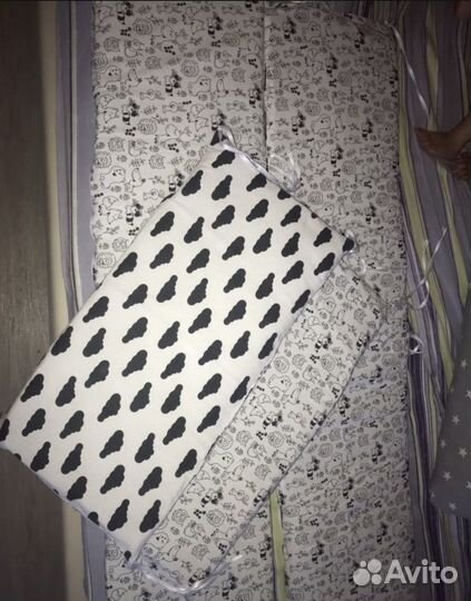 Бортики в детскую кроватку