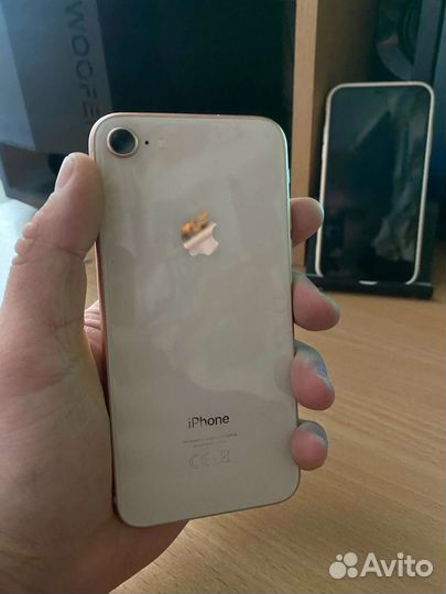 Телефон iPhone 8 64 gb