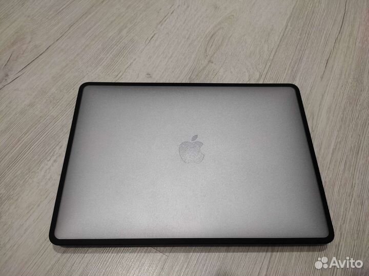 Apple MacBook Pro 13 2020 m1,8gb,256