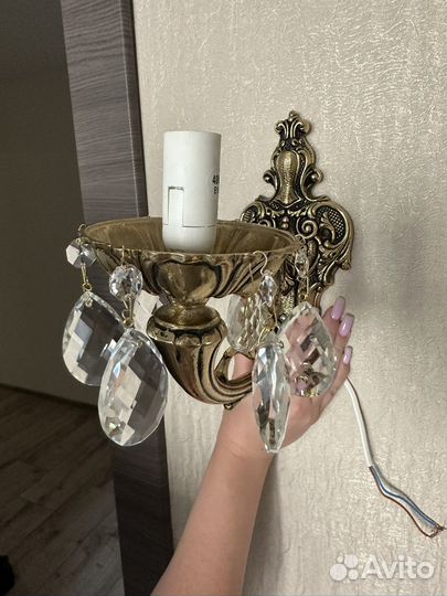 Светильник на стену, бра