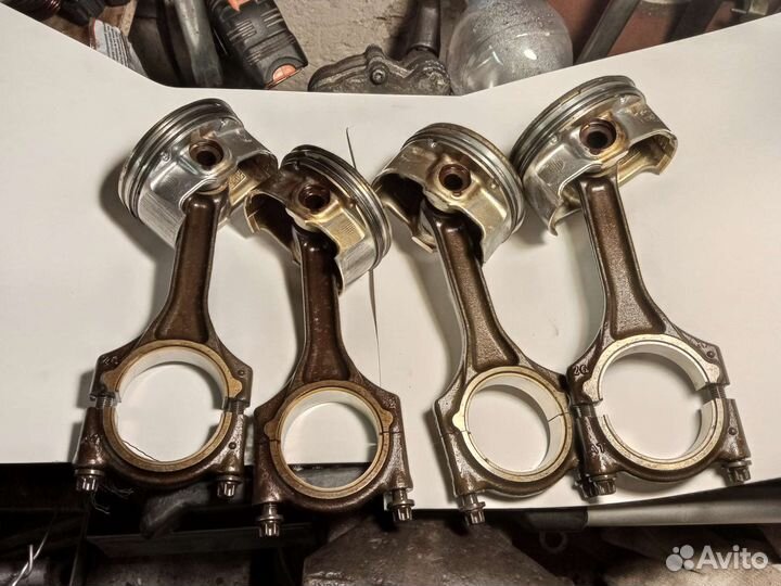 Комплект поршней с шатунами priora