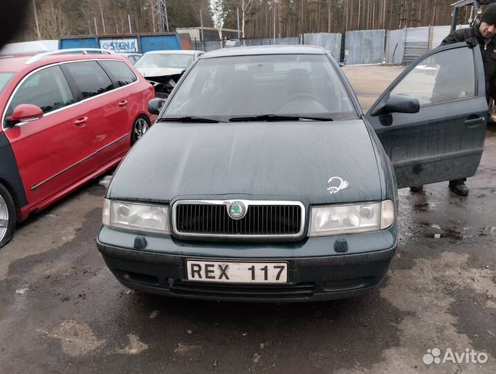 Замок двери Skoda Octavia A4 (1996-2010)